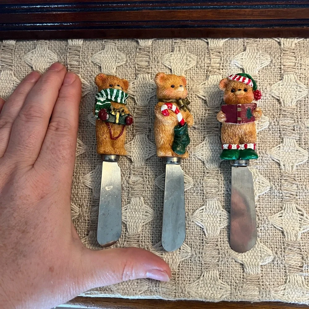 BOSTON WAREHOUSE Resin Christmas Bear Handle Stainless Steel Spreaders‎ Set of 3